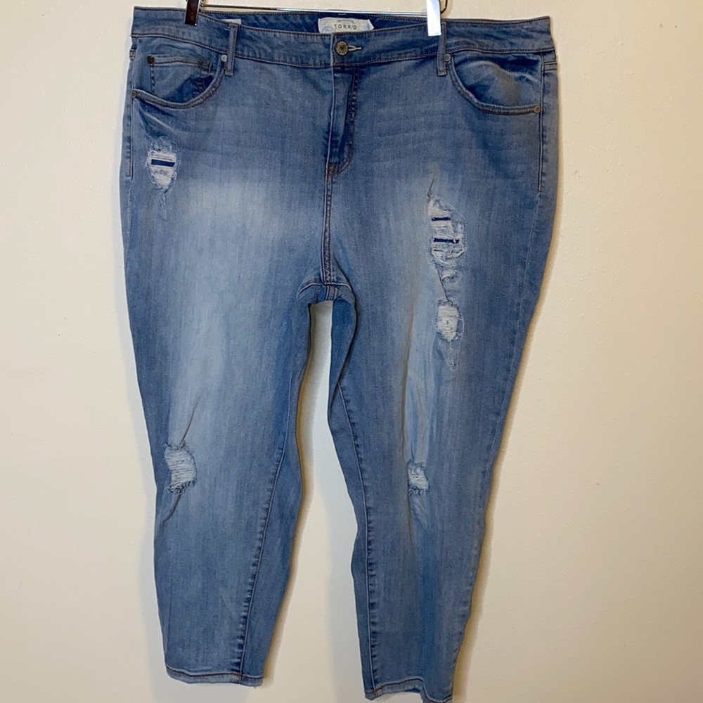 Torrid Skinny Distress Jean Sz 24